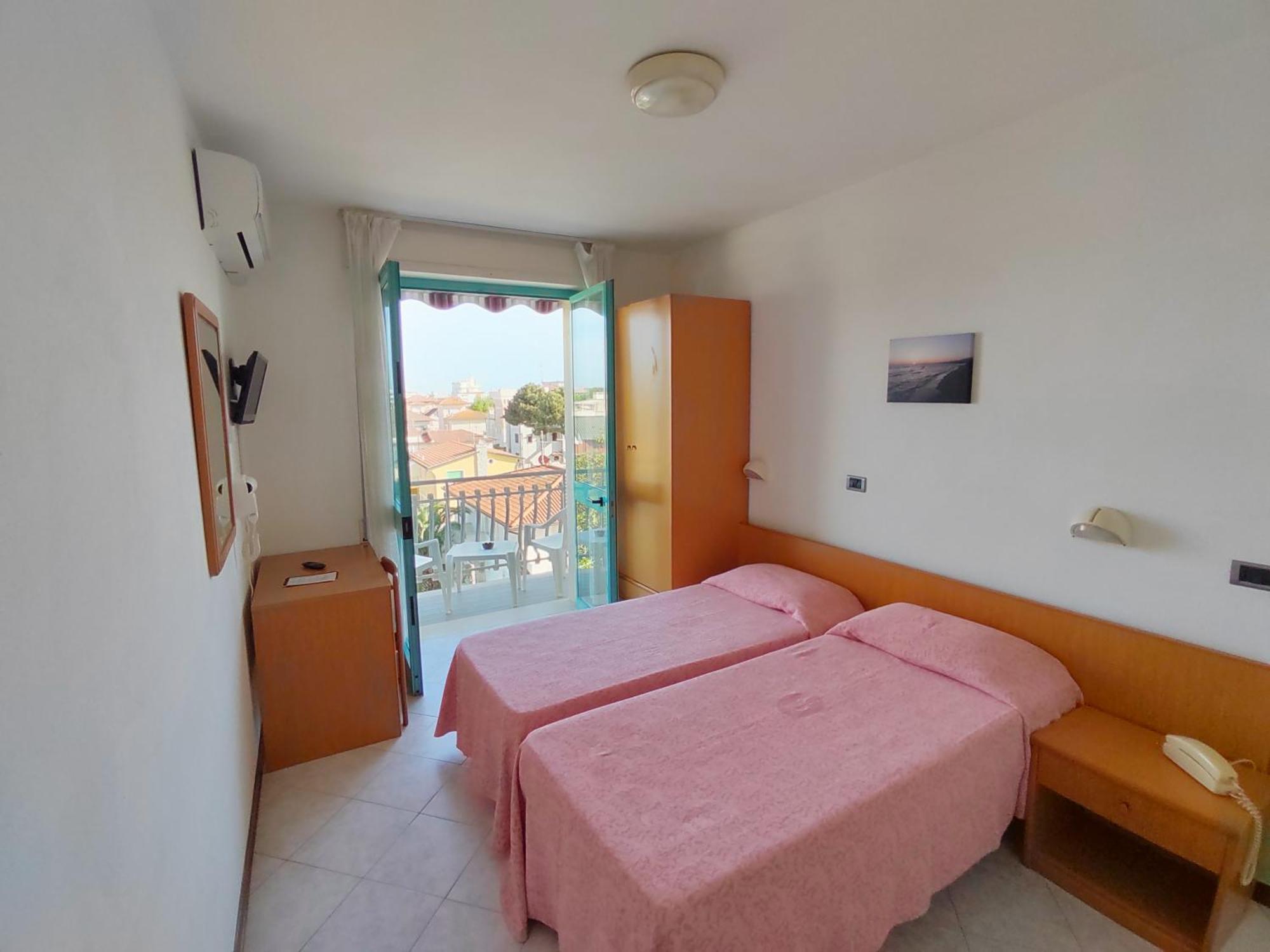 Hotel Puccinelli Лидо Ди Камайоре Стая снимка