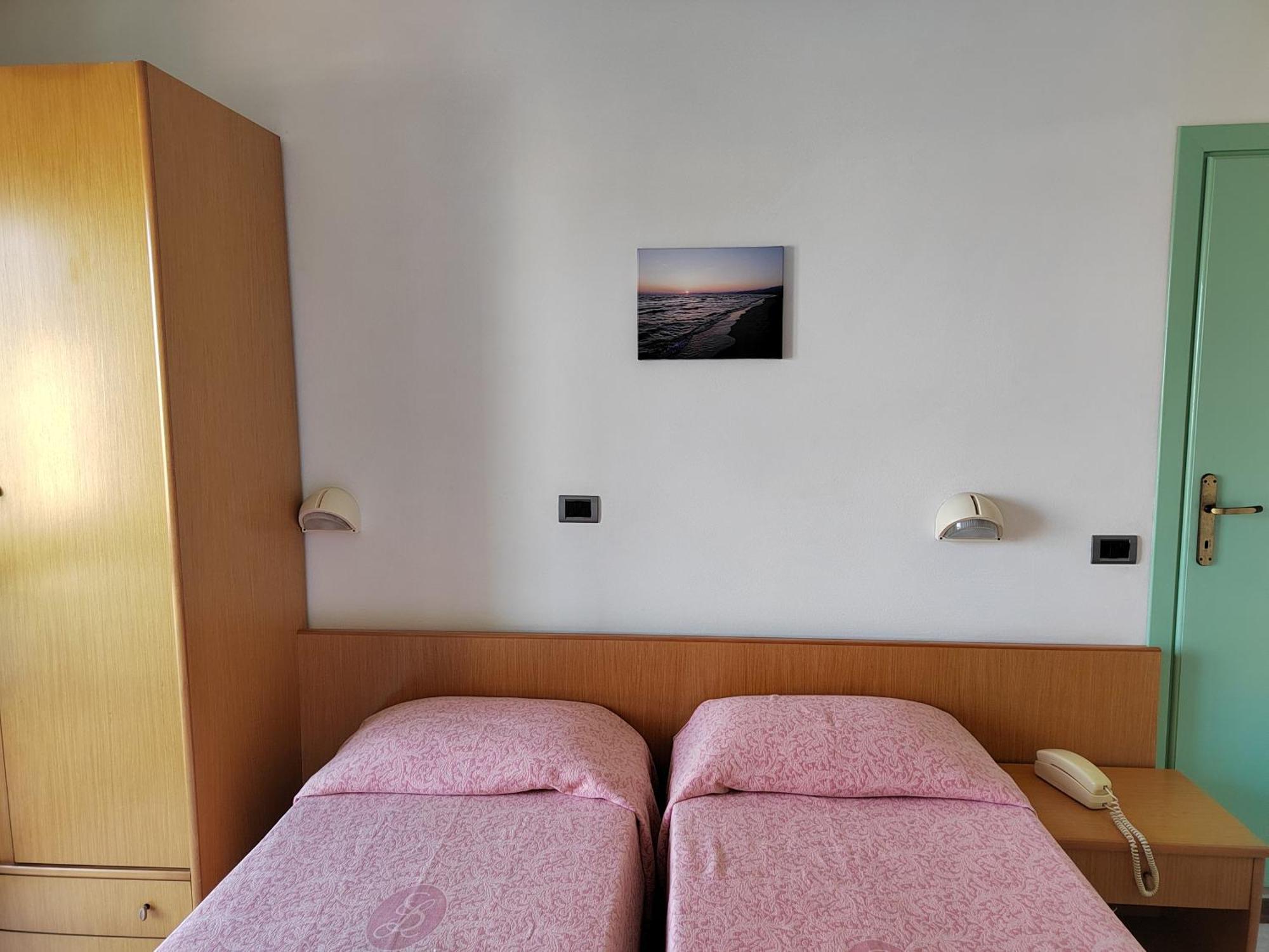 Hotel Puccinelli Лидо Ди Камайоре Стая снимка