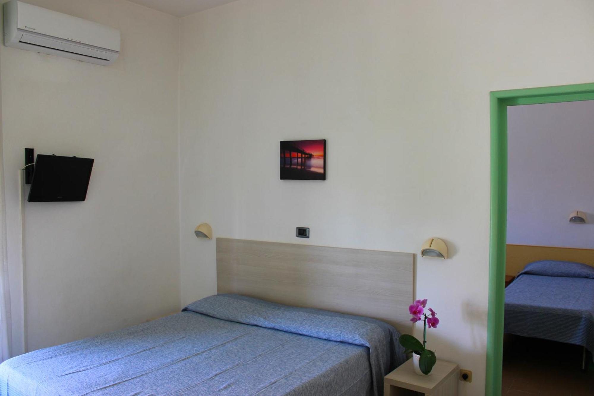 Hotel Puccinelli Лидо Ди Камайоре Екстериор снимка