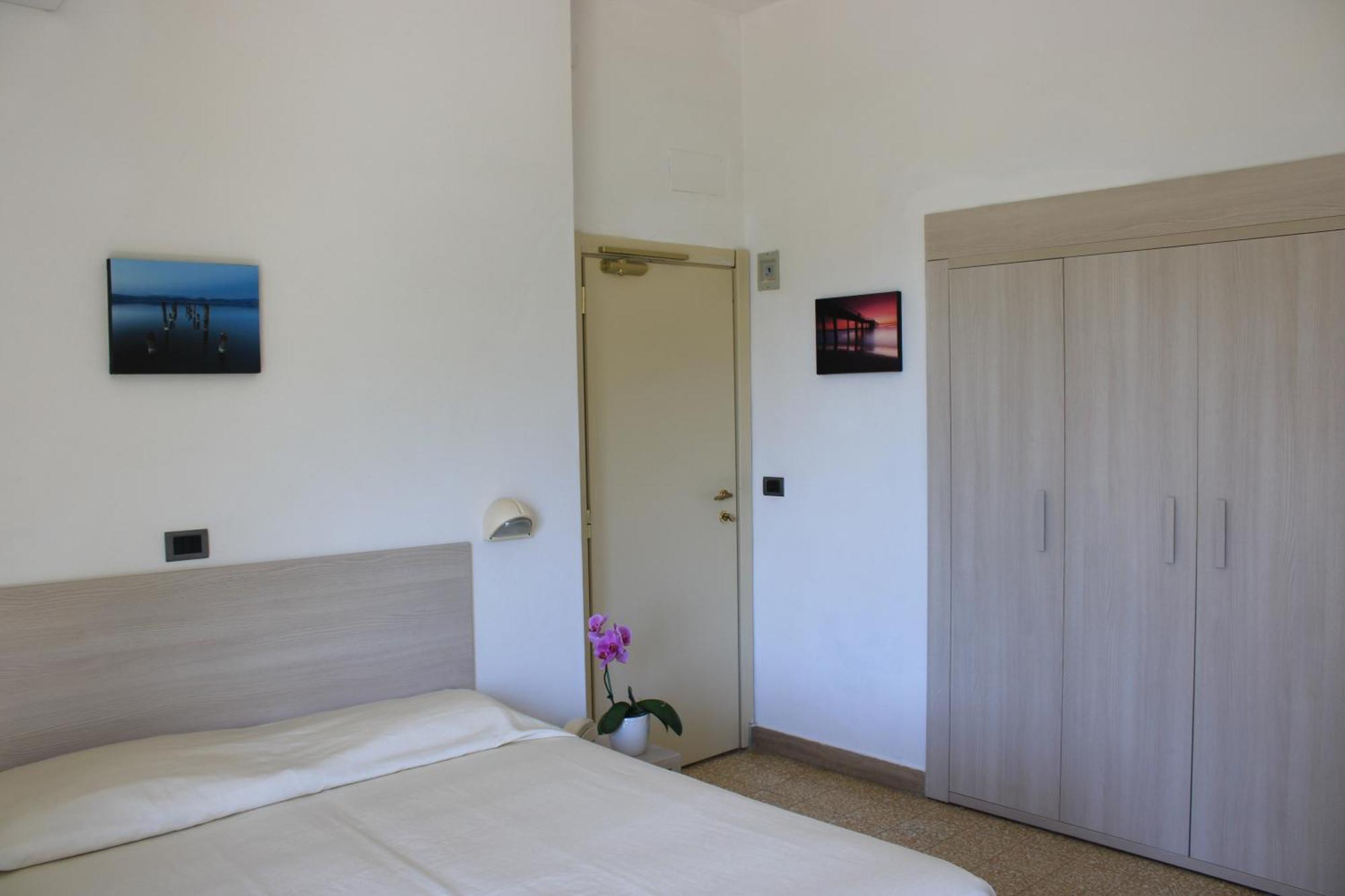 Hotel Puccinelli Лидо Ди Камайоре Екстериор снимка