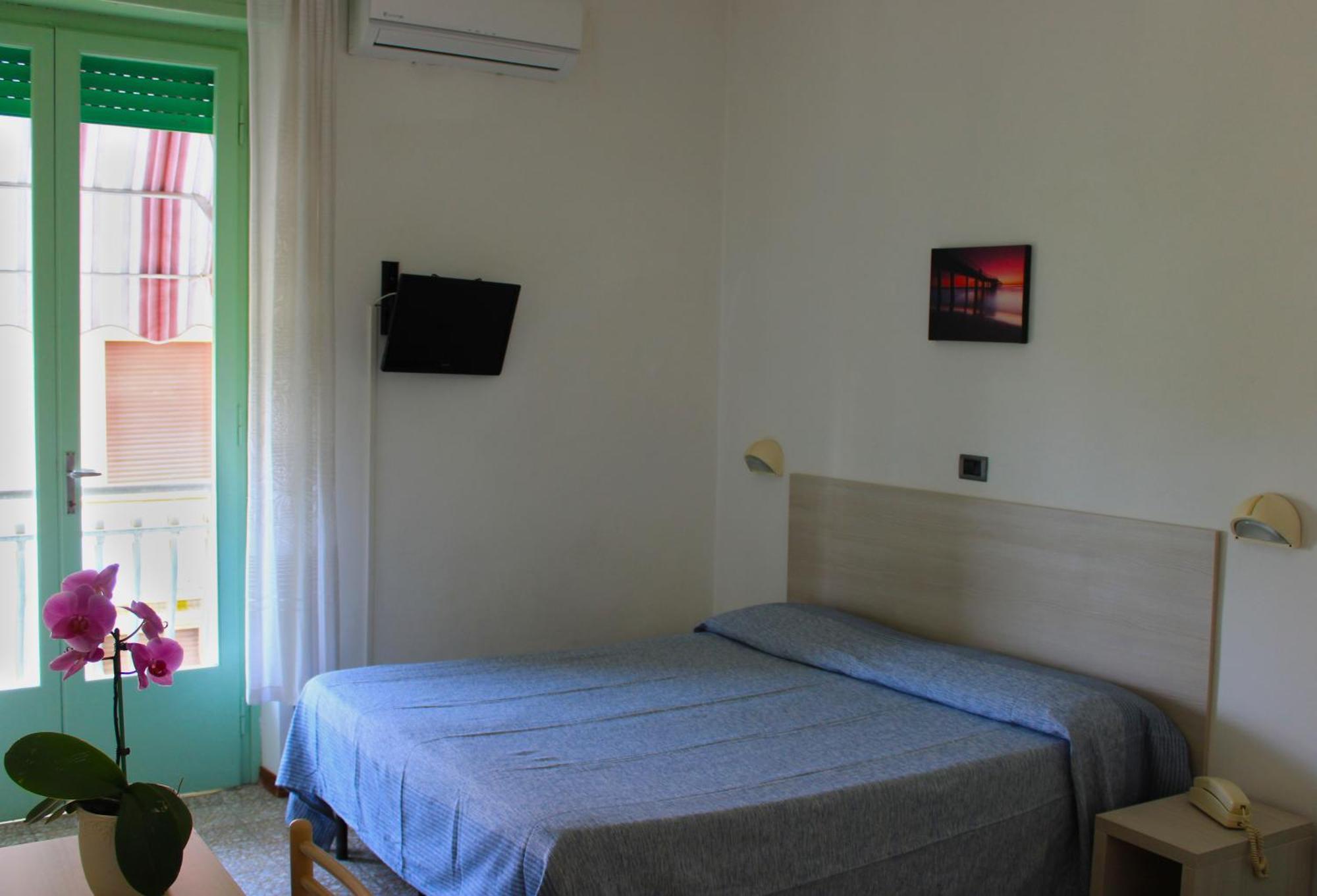 Hotel Puccinelli Лидо Ди Камайоре Стая снимка