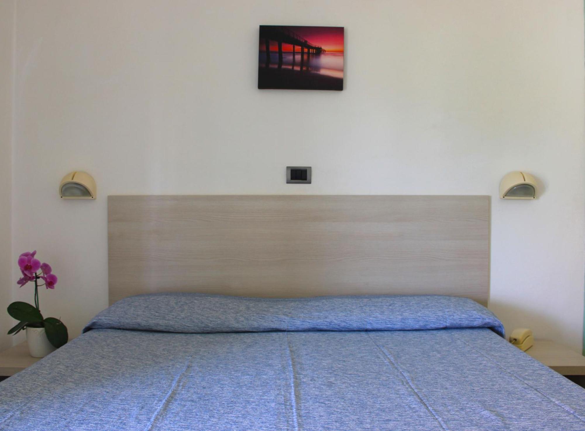Hotel Puccinelli Лидо Ди Камайоре Стая снимка