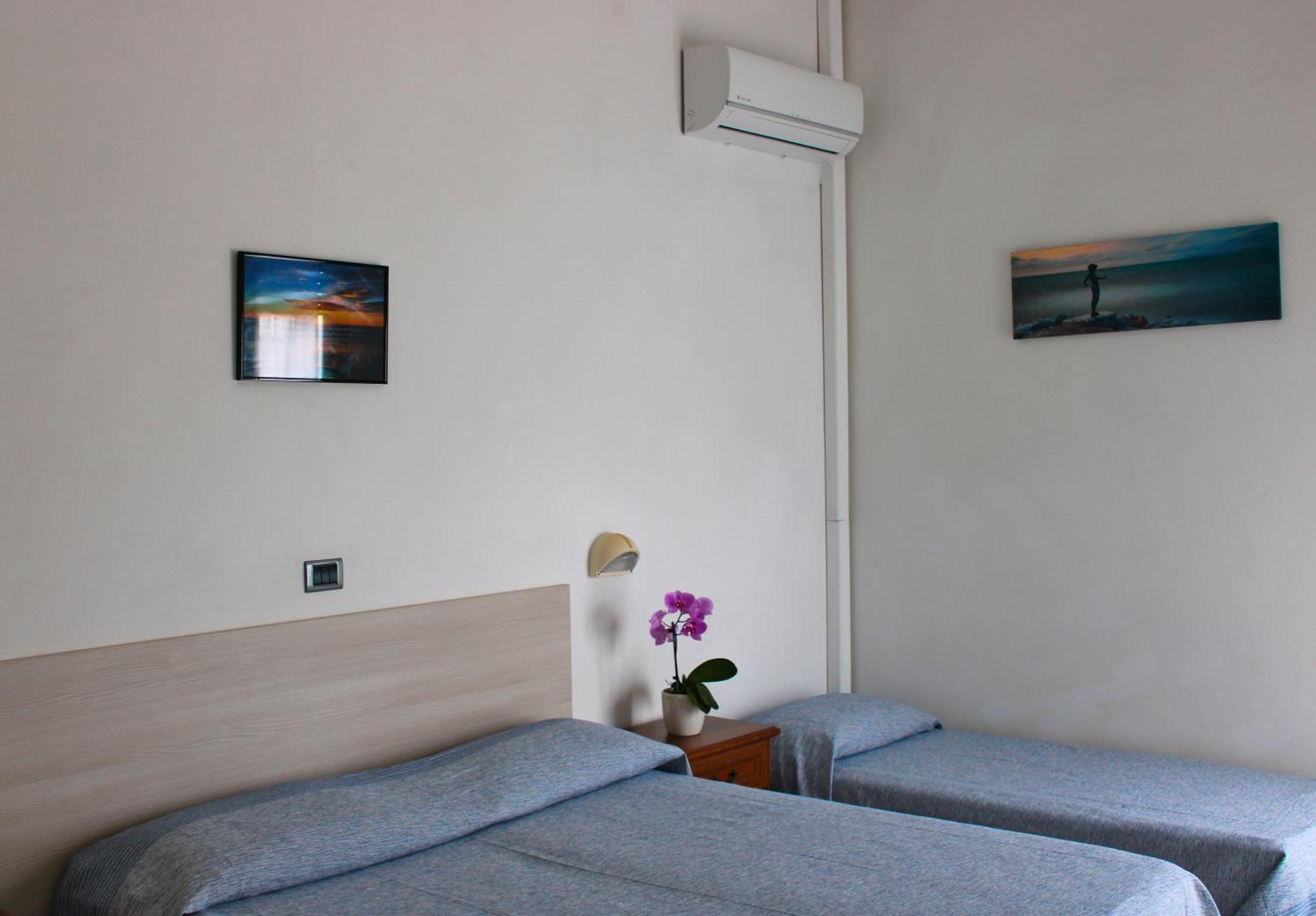 Hotel Puccinelli Лидо Ди Камайоре Екстериор снимка