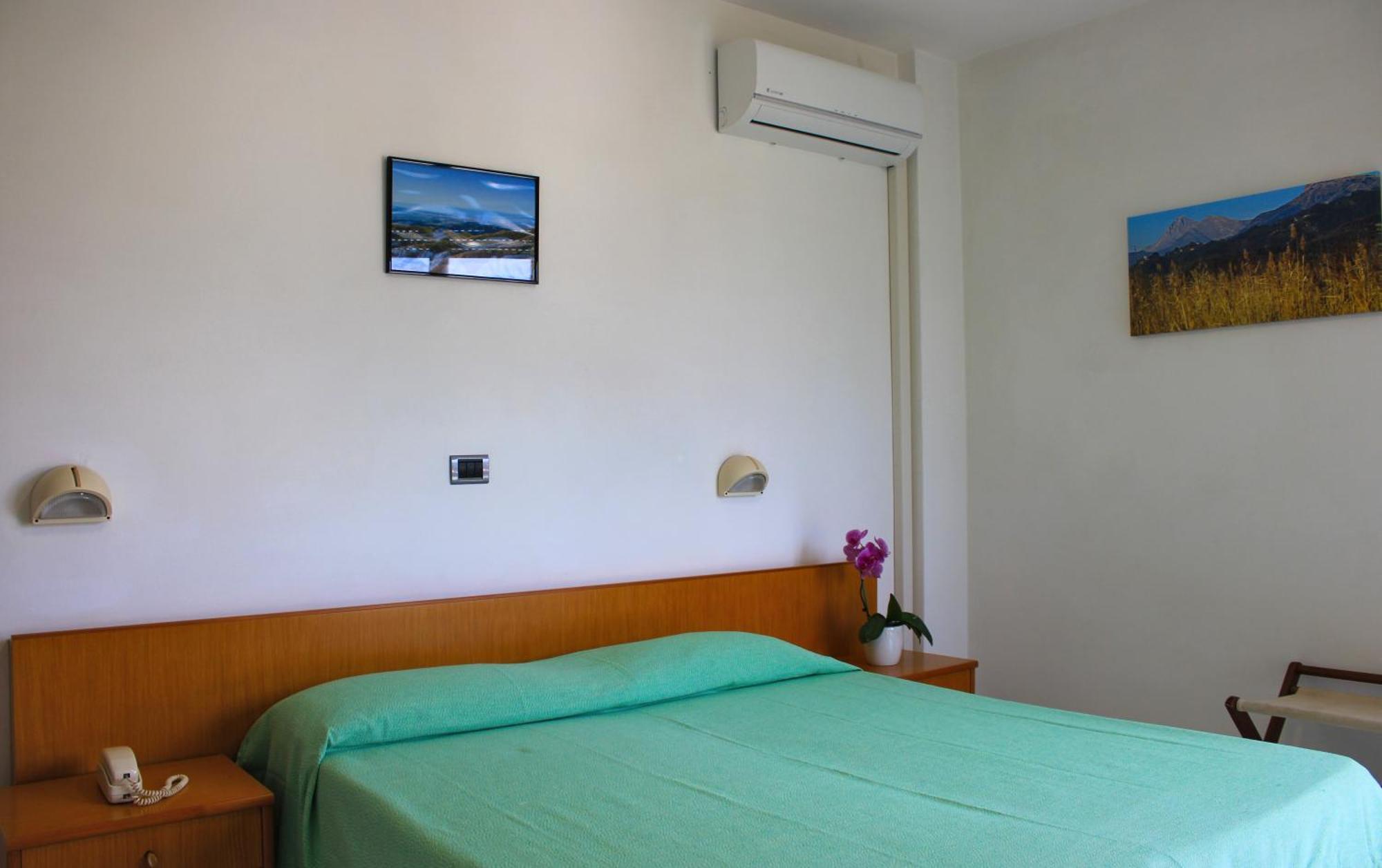 Hotel Puccinelli Лидо Ди Камайоре Стая снимка