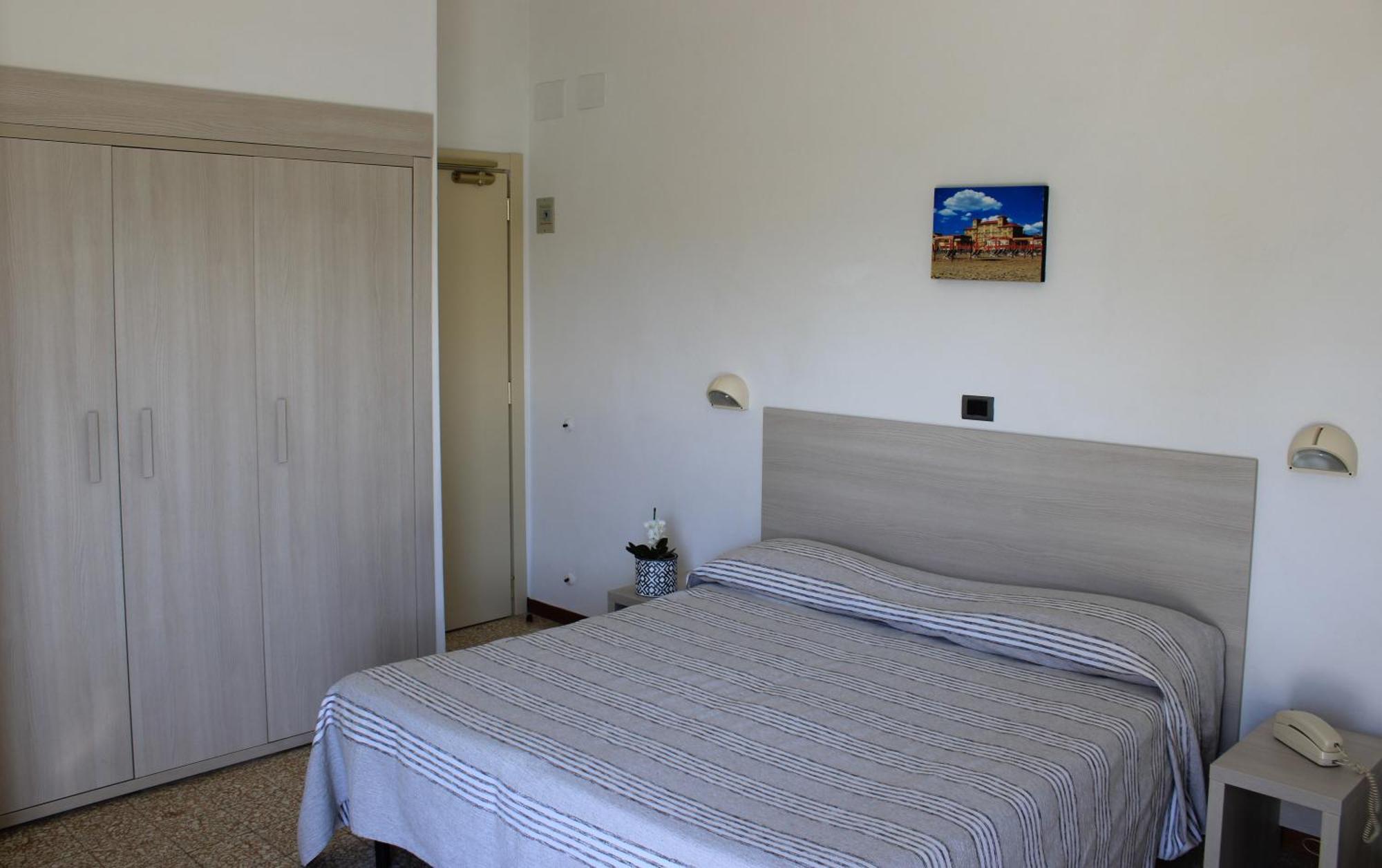 Hotel Puccinelli Лидо Ди Камайоре Стая снимка