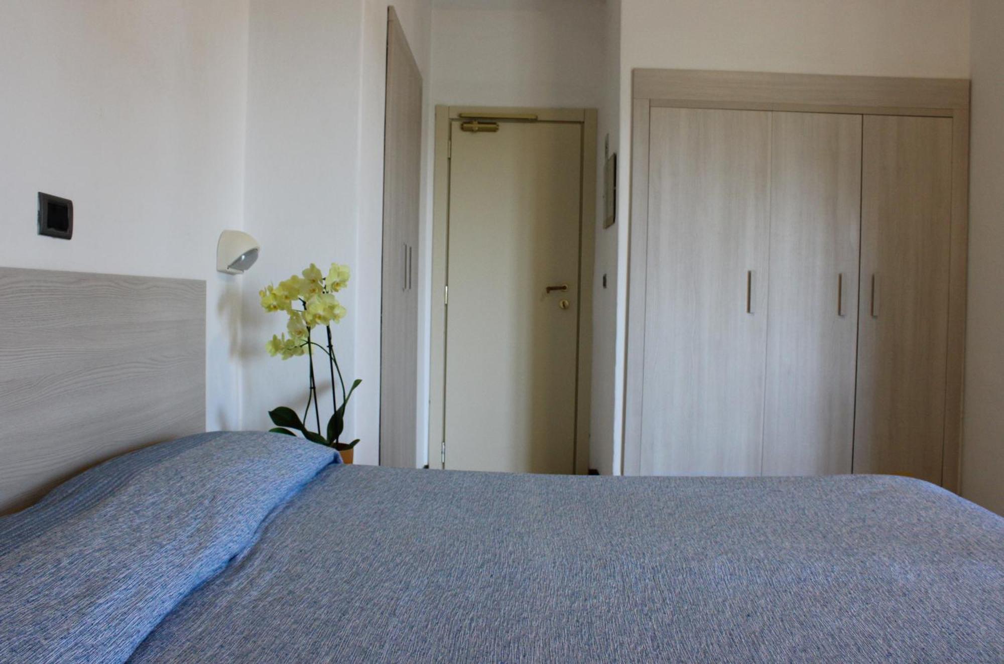 Hotel Puccinelli Лидо Ди Камайоре Екстериор снимка